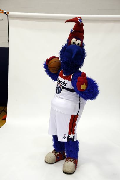 Anche la mascotte dei Washington Wizards partecipa al Media Day. Ap
